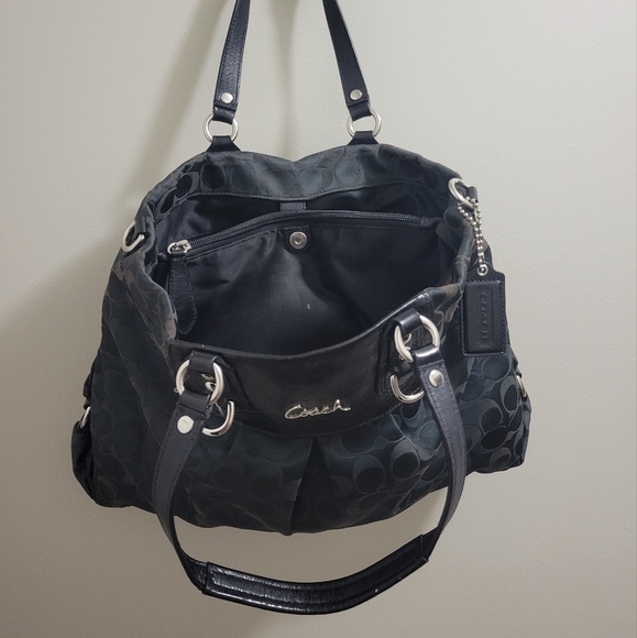 Coach Ashley Carryall Signature Jacquard Black Canvas Shoulder Bag - Picture 7 of 15